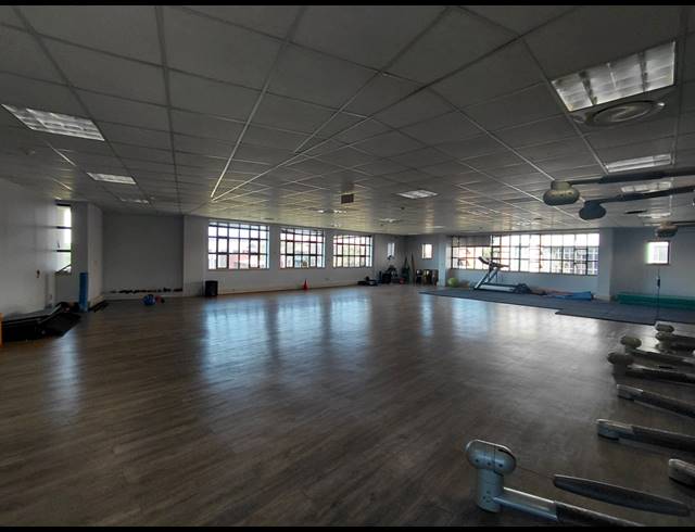 196M² OFFICE TO LET IN BRYANSTON